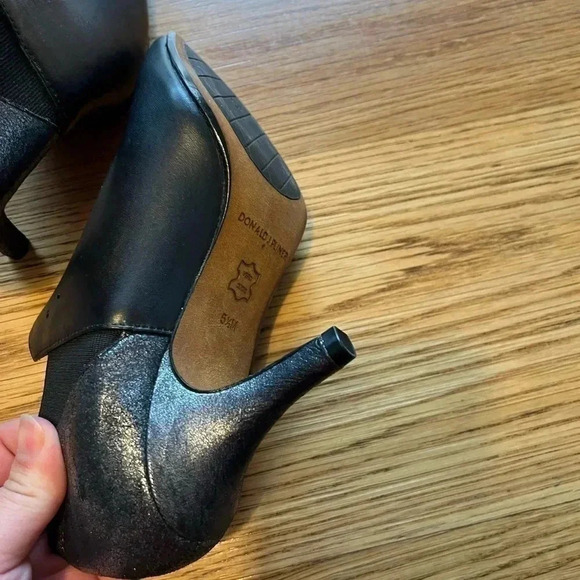 Donald J Pliner Tillie Leather Point Toe Pull On Chelsea Boot Bootie Size 5 1/2M - Picture 10 of 12